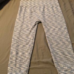 FashionNova leggings Capri